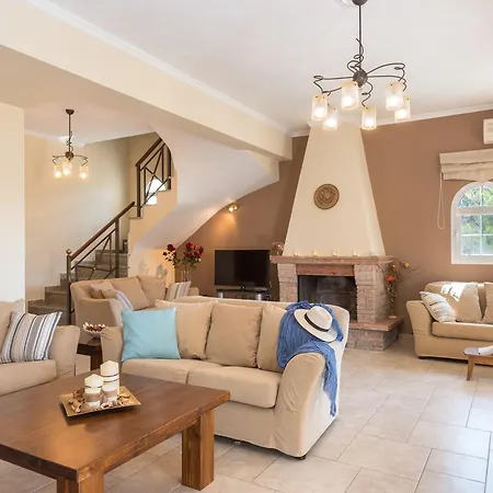 Villa Corfu Kokkini With Swimming Pool Kokkínion